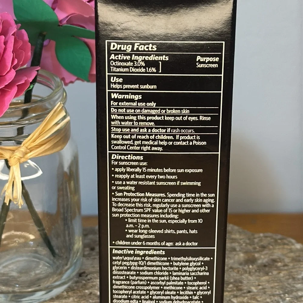 Bobbi Brown Skin Long-Wear Weightless Foundation in Warm Ivory/W-026 SPF 15‎